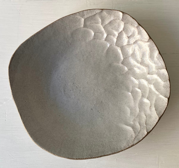 Tortuga Plate (Grey Grogged Clay)