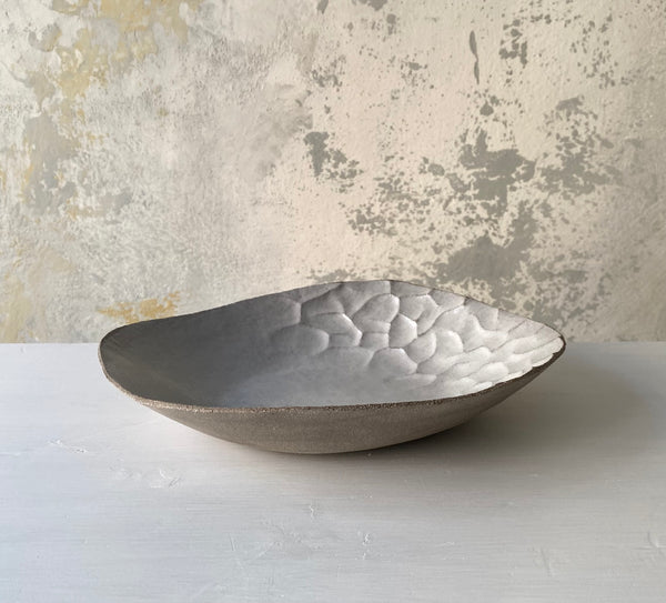 Tortuga Plate (Grey Grogged Clay)